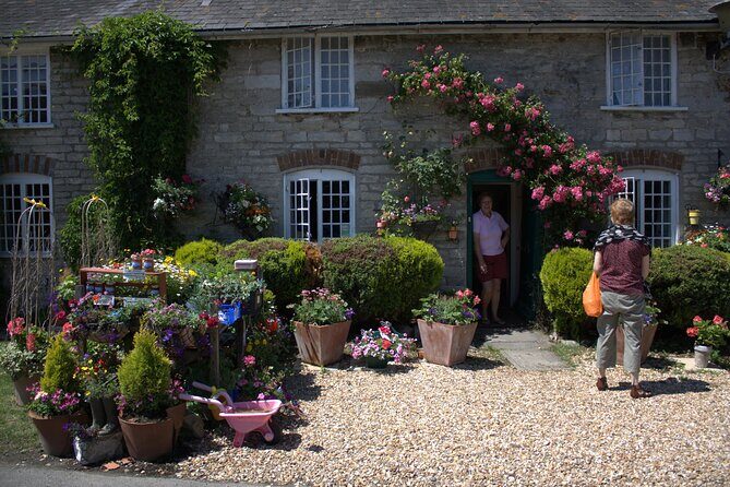 Full Day Jurassic Coast Mini-Coach Tour from Bournemouth - FAQs