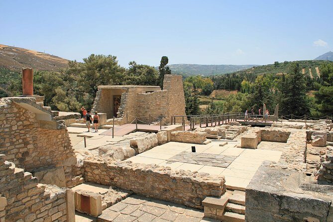 Full-Day Knossos And Heraklion Tour From Chania - Who Is This Tour Best Suited For?