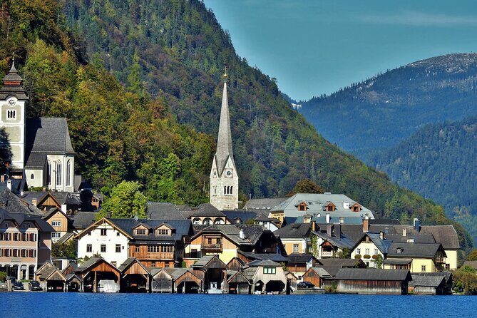 Full-Day Minivan Tour From Salzburg to Hallstatt with 5 Fingers,Lakes&Mountains - The Experience in a Nutshell