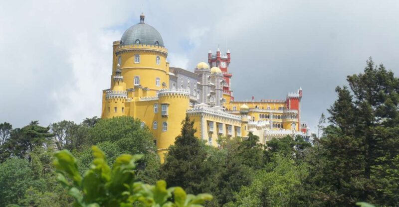 Full-day Private tour in Sintra and important landmarks - Logistics and Practicalities