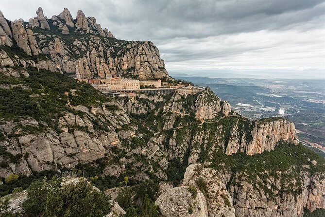 Full Day Private Tour of Montserrat and Winery from Barcelona with pick up - FAQ