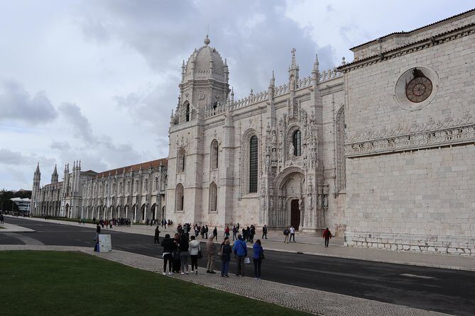 Full Day Small Group Tour in Lisbon: The Most Complete City Tour - Practical Considerations