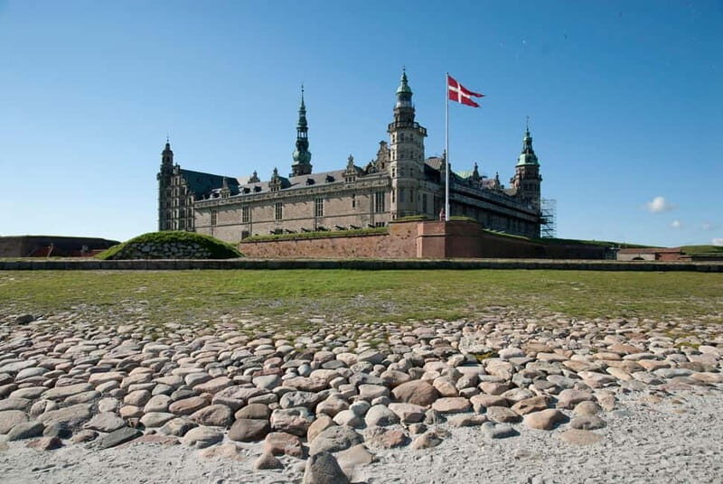 Full-Day Tour; Castle, Palace, Cathedral and Viking Ships - What We Value in This Tour
