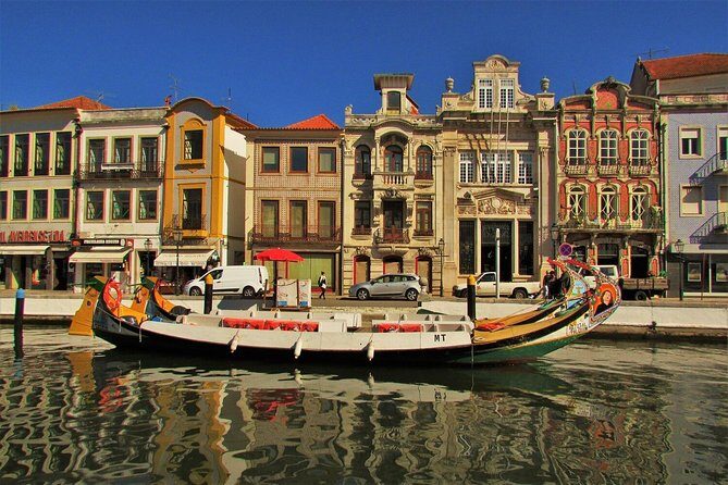 Full Day Tour from Porto to Coimbra and Aveiro with River Cruise - Guides & Group Size: The Personal Touch