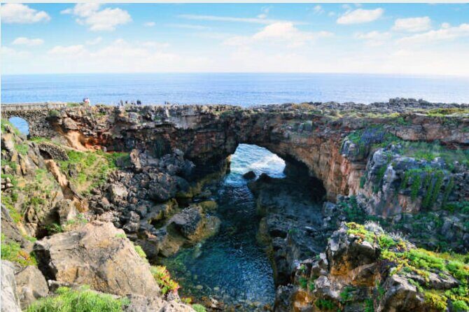 Full Day Tour: Sintra, Pena Palace, Cabo da Roca, Cascais - The Transport and Group Size