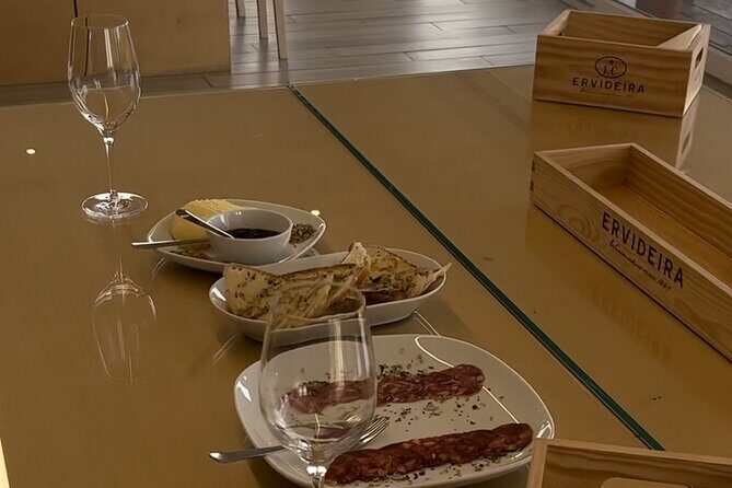 Full-day Trip in Evora, Winery & Cork Factory Private Transport - FAQ