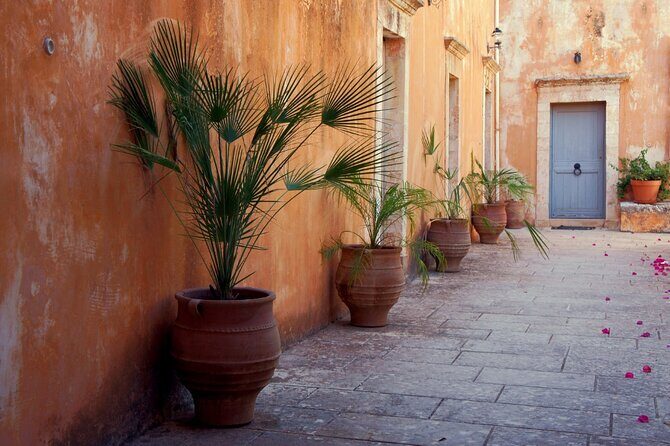 Full-Day West Crete Tour: Chania & Rethymnon Old Town and Kournas Lake - Key Points