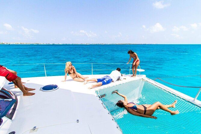 Full Experience Isla Mujeres: Food aboard + Premium drinks + Snorkel + Free time - The Group Size and Timing