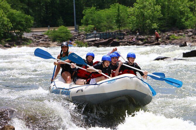 Full Ocoee River Rafting Adventure With Catered Shore Lunch - Who Should Consider This Tour?