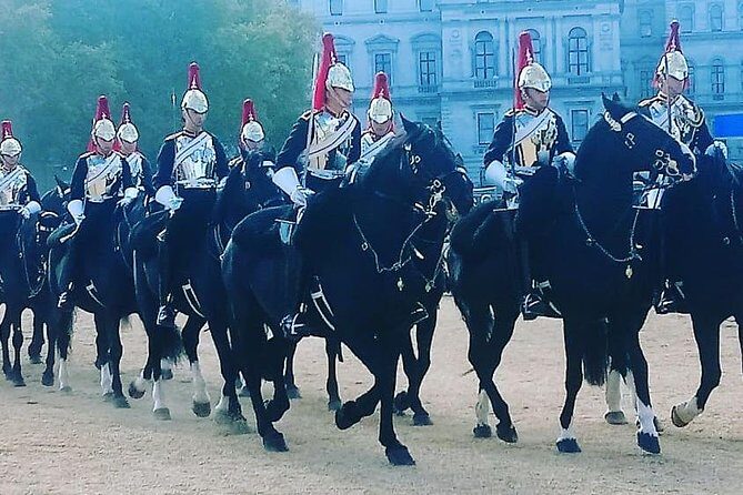 Full Royal Tour: Royal London & Buckingham Palace Tour - FAQ