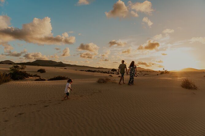 Fun and spontaneous family photoshoot - Corralejo Fuerteventura - Booking and Practical Details