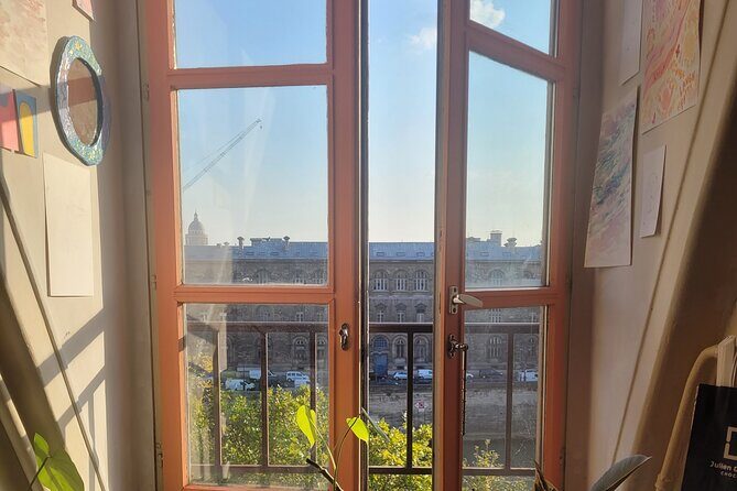 Fun Painting Class in a Professional Art Studio with a View - Who Should Consider This?