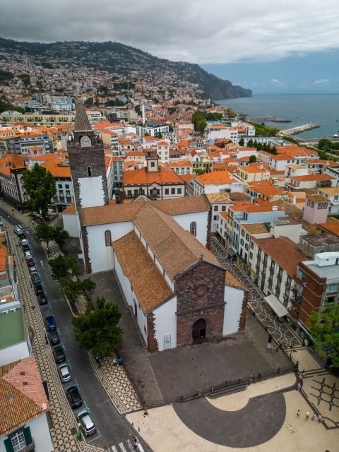 Funchal : 1 hour City Tour by Tuk-Tuk - What’s Included and What’s Not