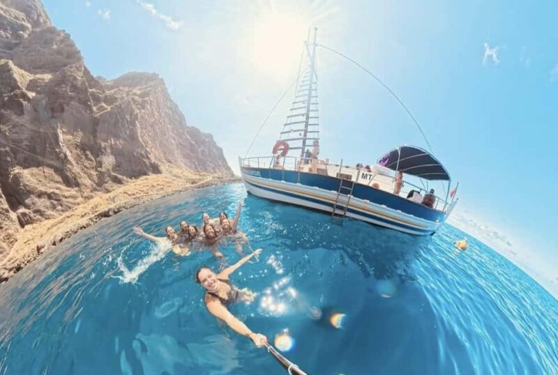 Funchal: Sunset Tour on Traditional Madeiran Boat w/ Drinks - FAQ