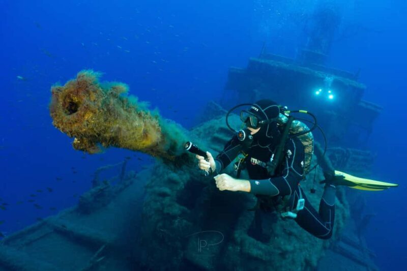 Funchal: Wreck dive F488 Frigate - certified divers - Key Points