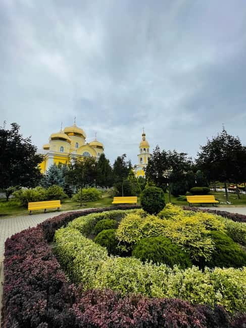 Gagauzia: day tour in Gagauzia and Manuc Bei Mansion - Exploring Moldova’s Hidden Gems: The Full Experience