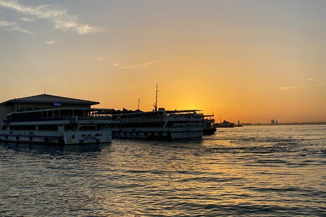 Galata Tower, Fener, Balat, Spicy Bazaar & Golden Horn by Ferry - Starting at Galata Tower – A Landmark with a View