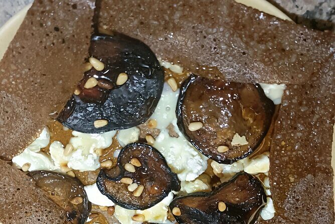 Galettes and Crêpes Cooking Class with Host table diner - A Down-to-Earth Look at the Galettes and Crêpes Cooking Class in Paris