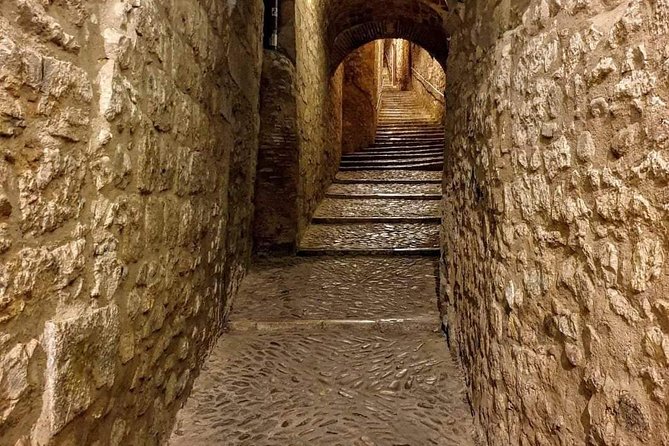 Game Of Thrones Walking Tour in Girona - On foot through the old town: what the route feels like