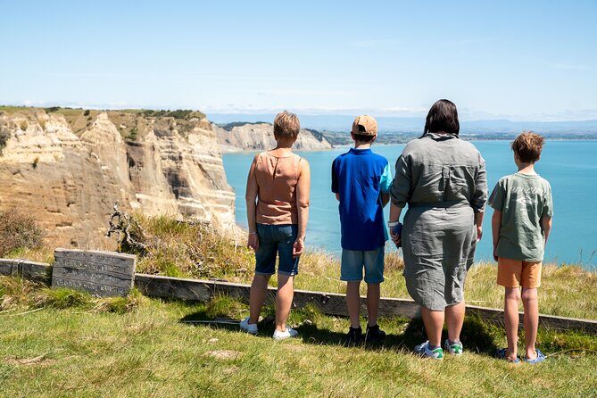 Gannet Safaris Overland tour to Cape Kidnappers Gannet Colony - Guide and Commentary