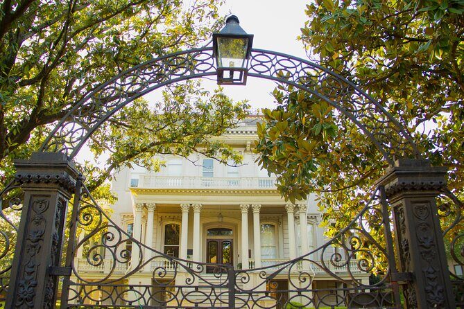 Garden District Secrets and Scandals Tour - The Experience and Guides: What Makes It Stand Out