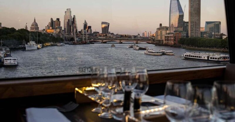 Gastronomic 6-course fine-dining dinner on Luxury London Bus - Key Points