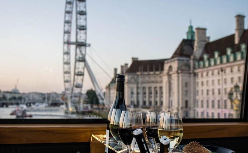 Gastronomic 6-course fine-dining dinner on Luxury London Bus - What Makes This Tour Stand Out?