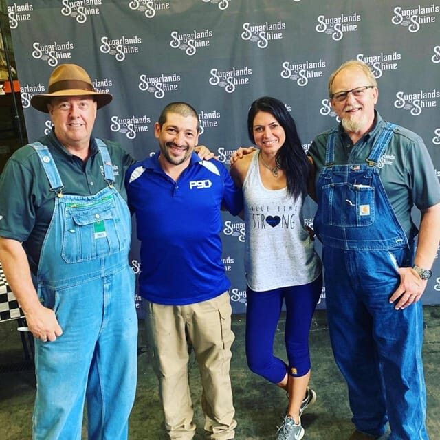 Gatlinburg: Wine and Moonshine Walking Tour with Tastings - Who Should Consider This Tour?