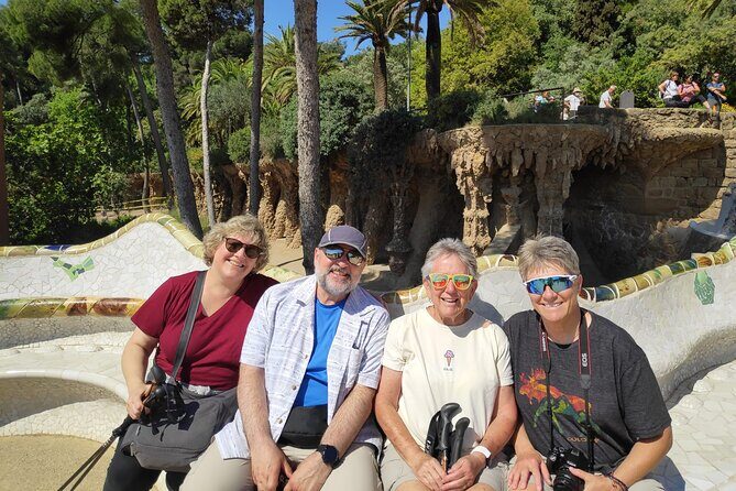 Gaudí and Sagrada Familia Private Tour in Barcelona - Manzana de la Discordia: A Clash of Styles