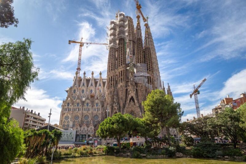 Gaudí Private Tour: Must-See Sites & Hidden Modernism Gems - Who Would Love This Tour?