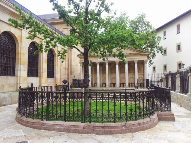 Gaztelugatxe with Access, Bermeo and Gernika from Bilbao - Tour Guides and Reviews