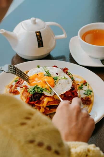 Gdansk: Hard Rock Cafe Breakfast - Key Points