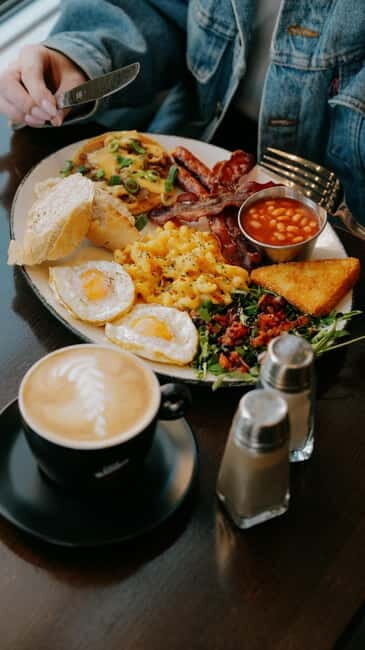 Gdansk: Hard Rock Cafe Breakfast - The Memorabilia and Atmosphere