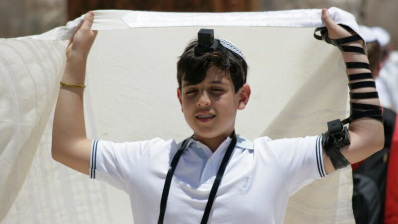 Gdansk Jewish History Tour with Synagogue and Cemetery - Practical Details and Considerations