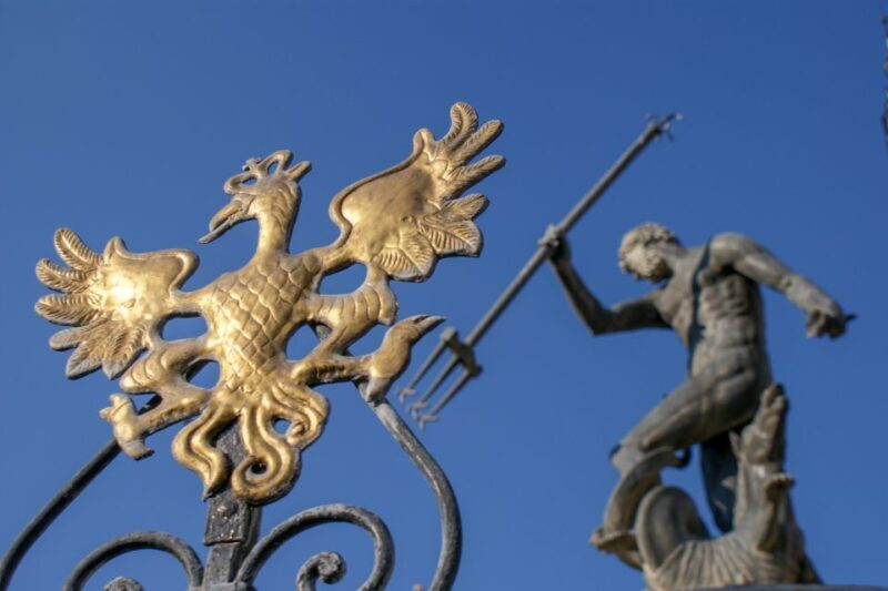 Gdansk Old Town 2-Hour Walking Tour - Practical Considerations: Price, Duration, and Group Size