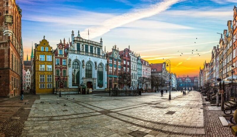 Gdansk Old Town: German Influence Walking Tour - Key Points
