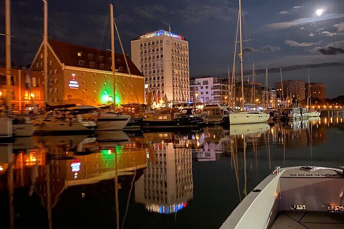 Gdansk Scenic Evening Yacht Cruise with Welcome Drink - What to Expect from the Experience