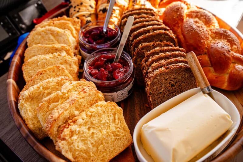 Gdansk/Sopot: Breakfast Cruise on a Catamaran - Key Points