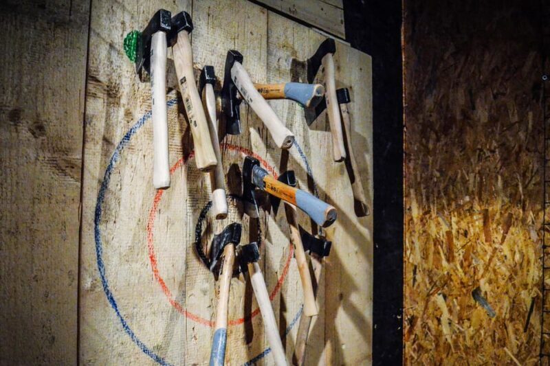 Gdask: 1.5-Hour Axe Throwing Experience - Key Points