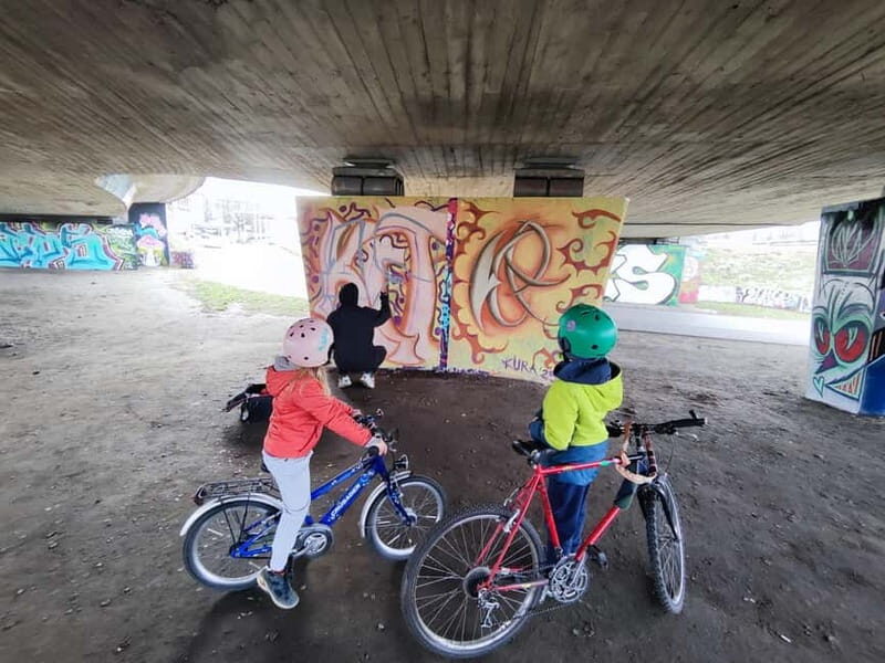 Gdask: Wrzeszcz and Shipyard District Private Bike Tour - FAQ