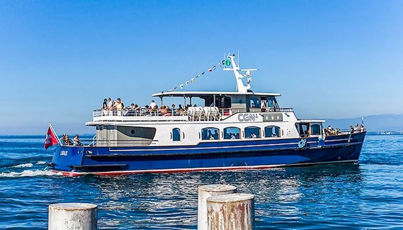 Geneva: 50-Minute Lake Geneva Cruise - Seating and deck strategy: where to stand for the best views