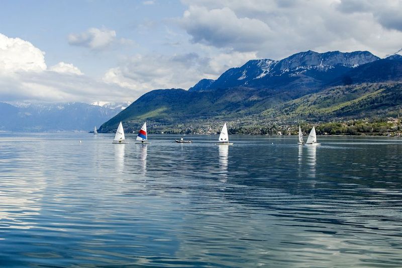 Geneva: 50-Minute Lake Geneva Cruise - Weather reality: when the lake looks its best (and when it doesn’t)