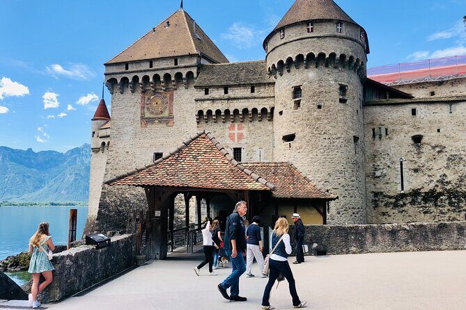 Geneva day tour to Chillon castle and Chaplin's World - Return to Geneva