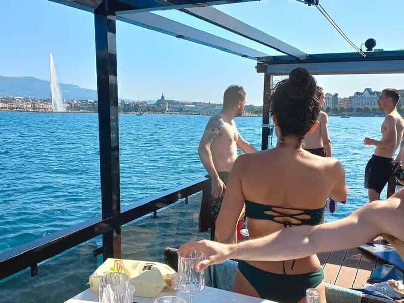 GENEVA: PRIVATE 360° LAKE CRUISE WITH APERITIF - Key Points