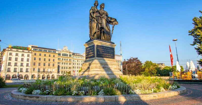 Geneva: Private Express Walk with a Local in 60 minutes - Authentic Insights from Reviews