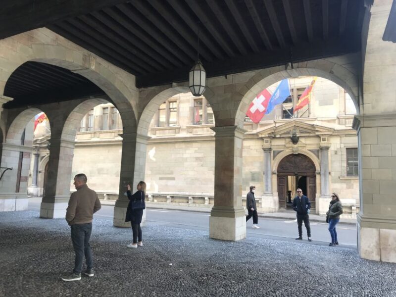 Geneva: United Nations, Old Town and Lake E-Bike Tour - FAQ