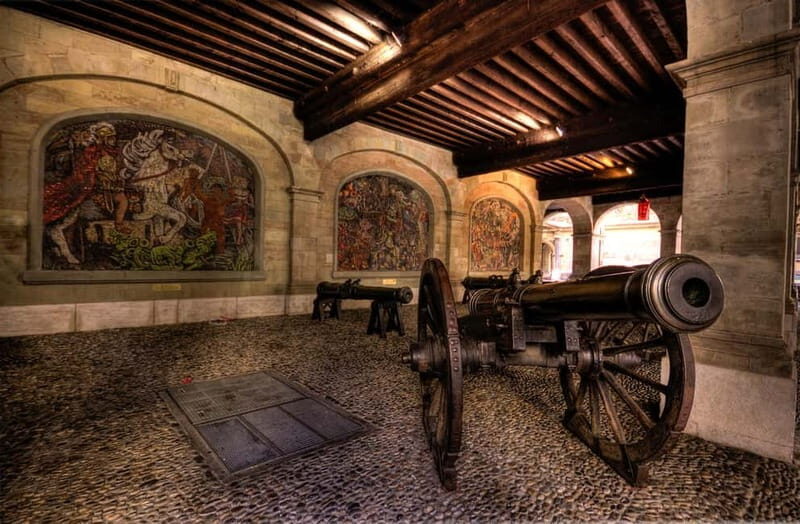 Geneva: Whispers of the Old Town Walking Tour with Apéritif - Real Experiences: What Travelers Say