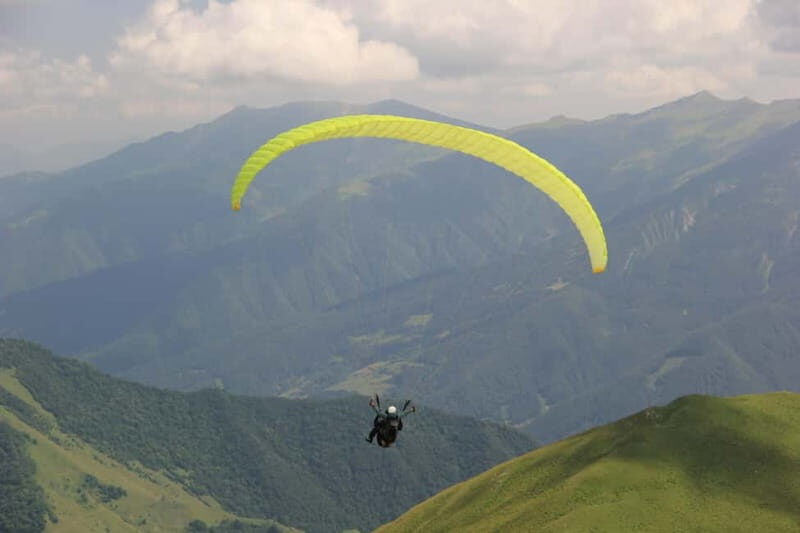 Georgia: Paragliding tandem flight in Gudauri with video - What to Expect from Your Paragliding Flight