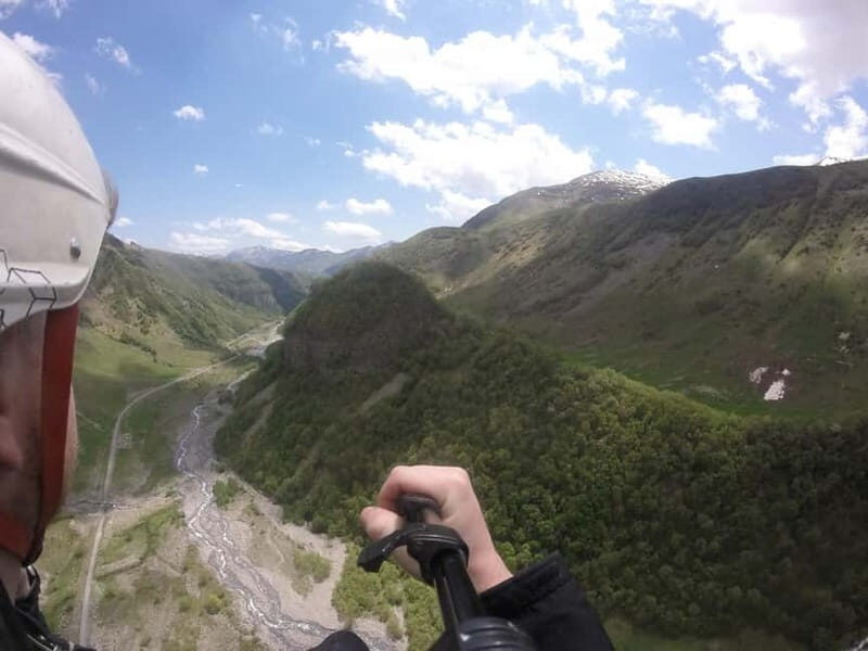Georgia: Paragliding tandem flight in Gudauri with video - FAQ