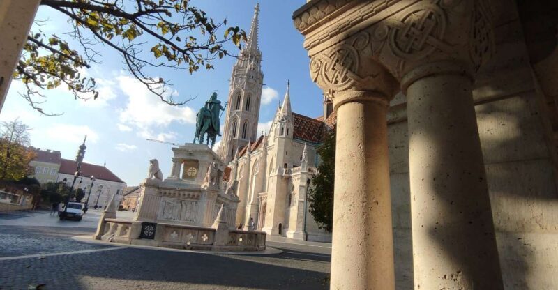 German guided tour through Budapest's castle district - The Experience in Detail